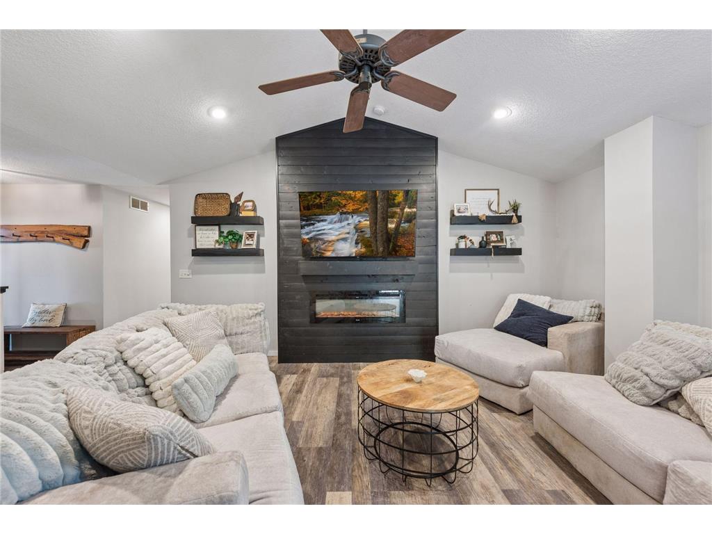 503 Hillcrest Drive Roberts WI 54023 7107176 image11