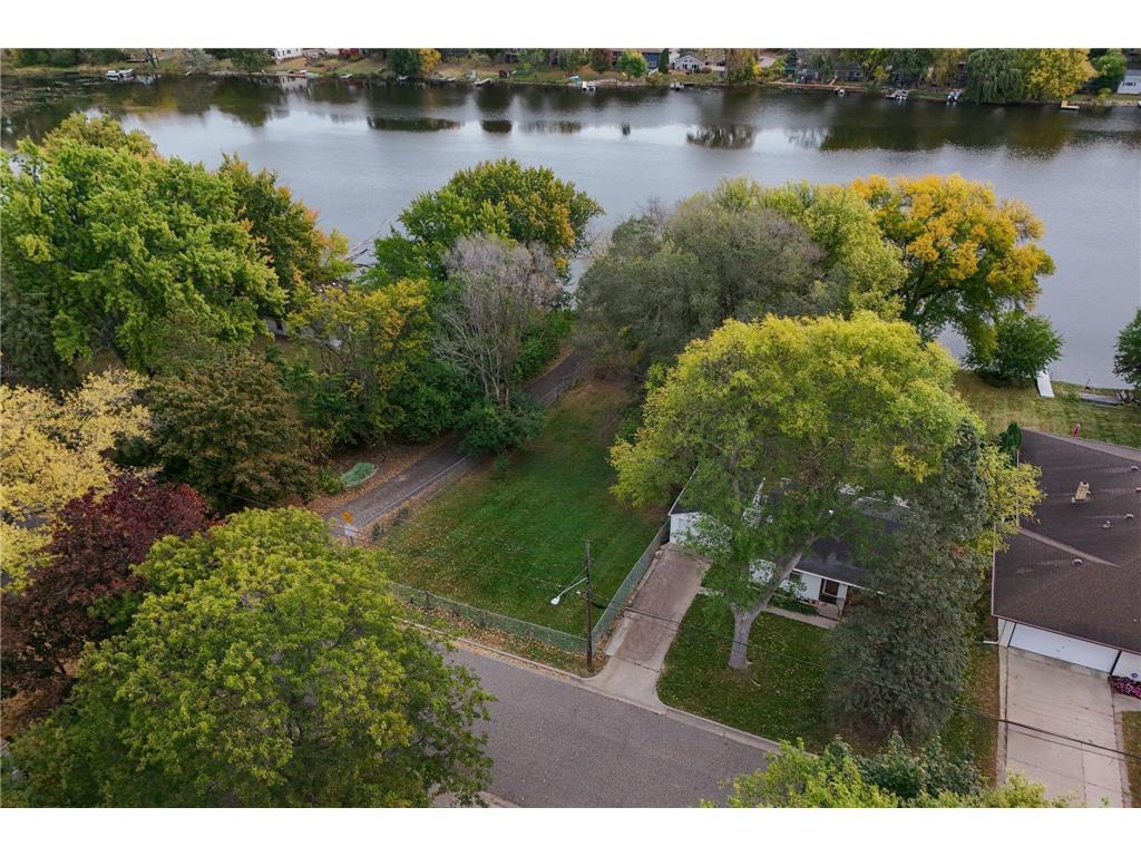 503 Gentry Avenue N Oakdale MN 55128 - Tanners 6618570 image1