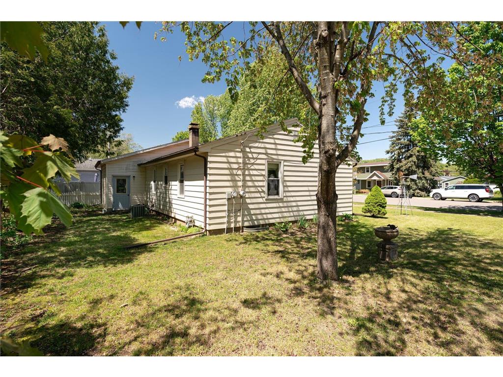 503 S 9th Street La Crescent MN 55947 7075553 image15