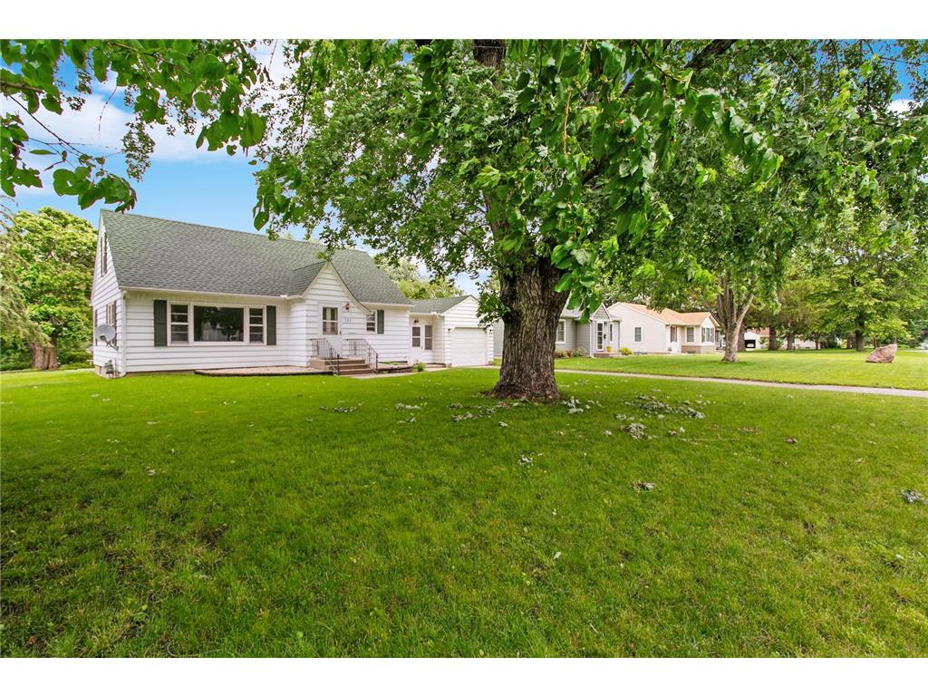 503 Shakopee Avenue E Shakopee MN 55379 6557043 image1