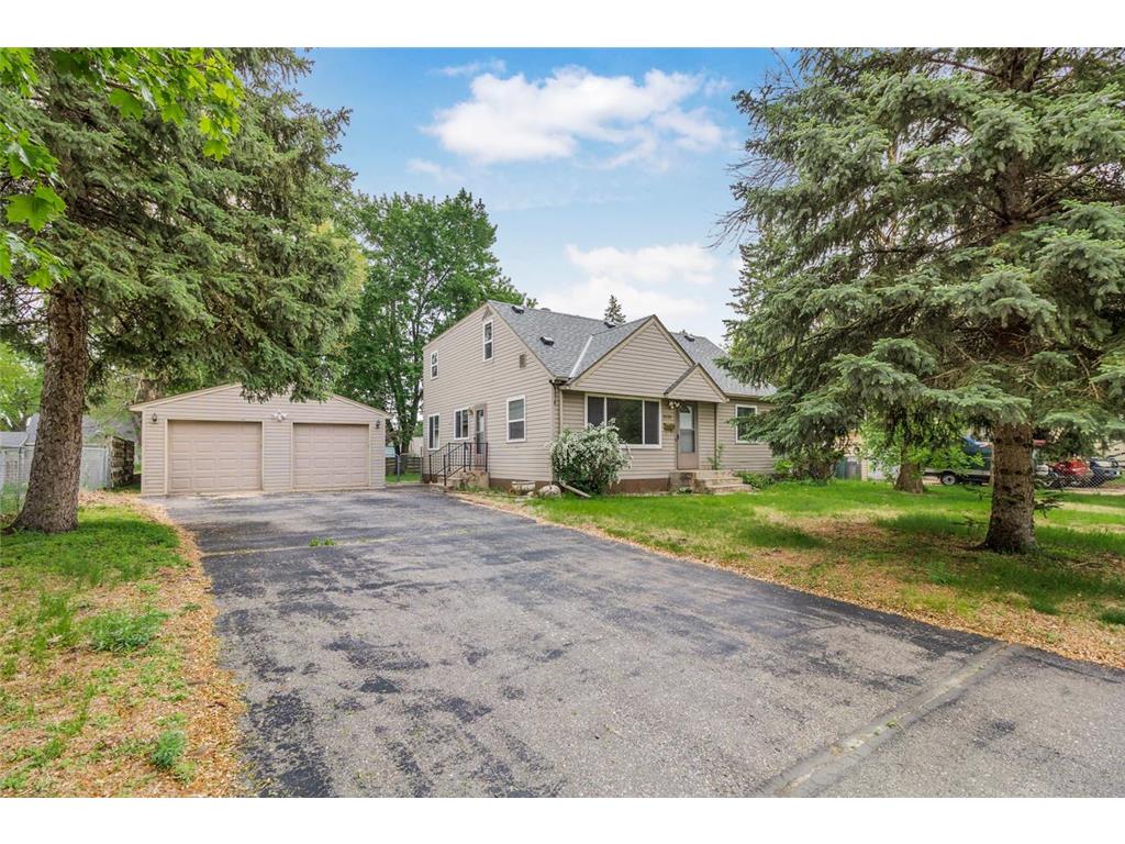 5030 Ewing Avenue N Brooklyn Center MN 55429 7028728 image1