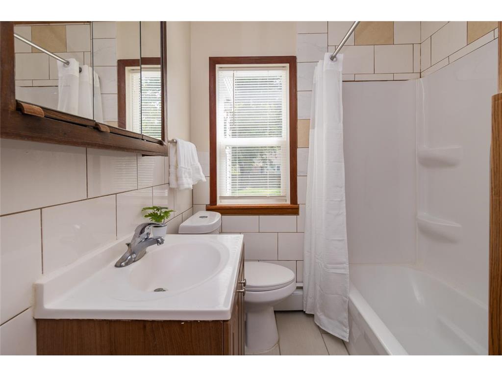 5030 Ewing Avenue N Brooklyn Center MN 55429 7028728 image9
