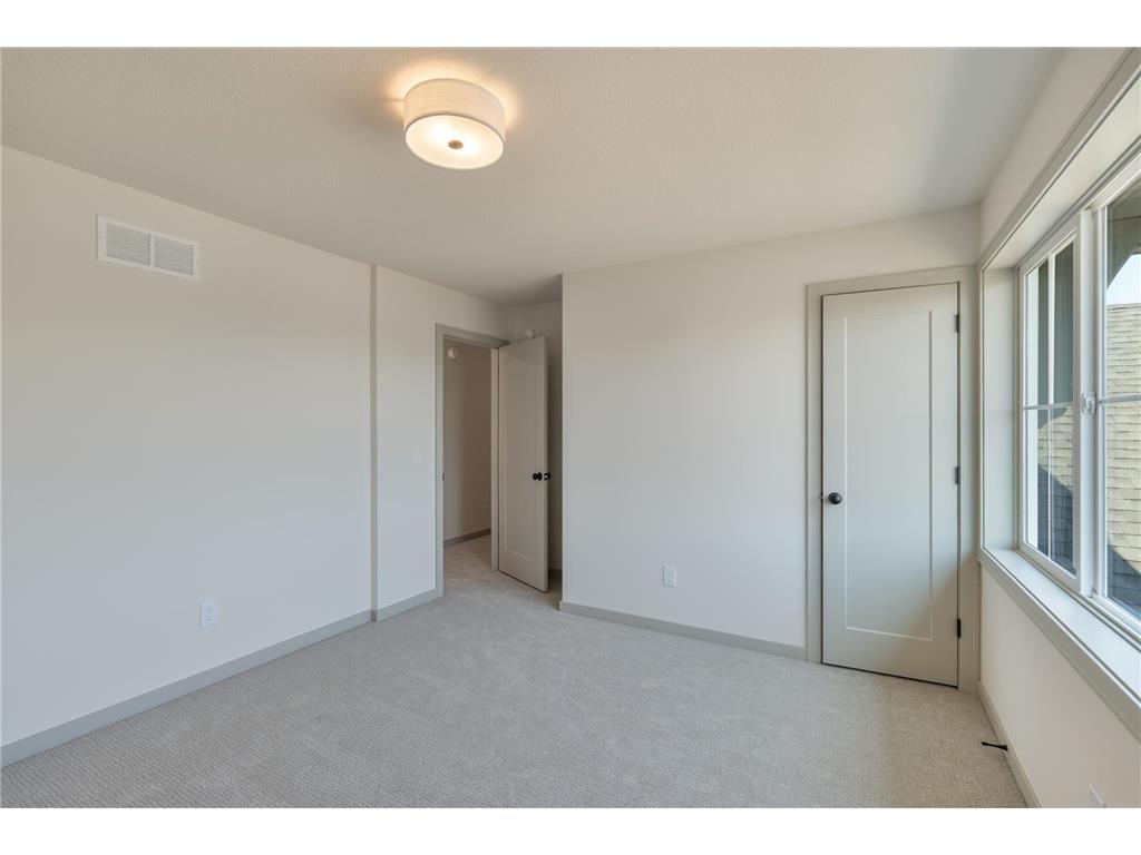 5036 Airlake Draw Woodbury MN 55129 7000902 image21