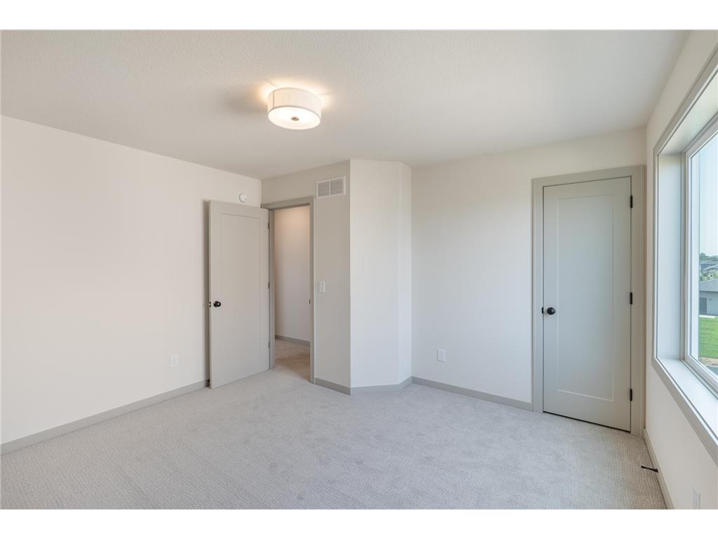 5036 Airlake Draw Woodbury MN 55129 7000902 image24