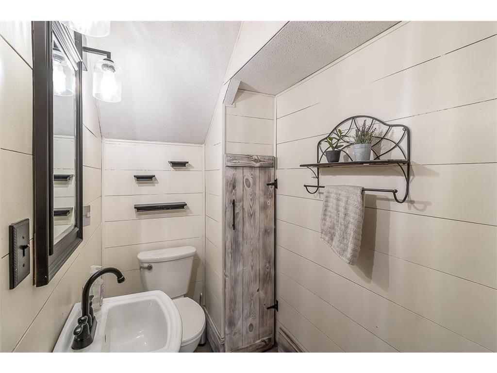 504 2nd Street SW Madelia MN 56062 7078045 image17