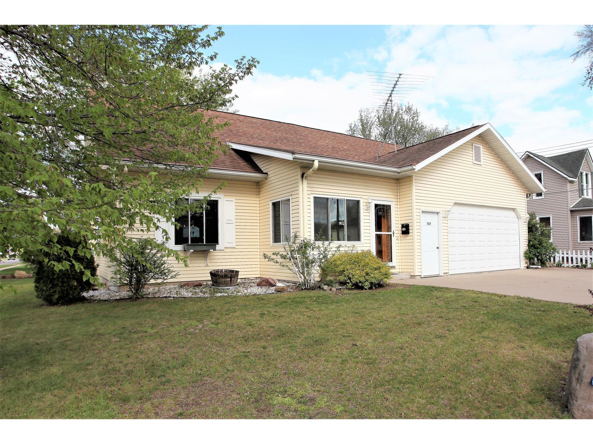 504 4th Avenue E, Durand, WI 54736 MLS 5752138 Edina Realty