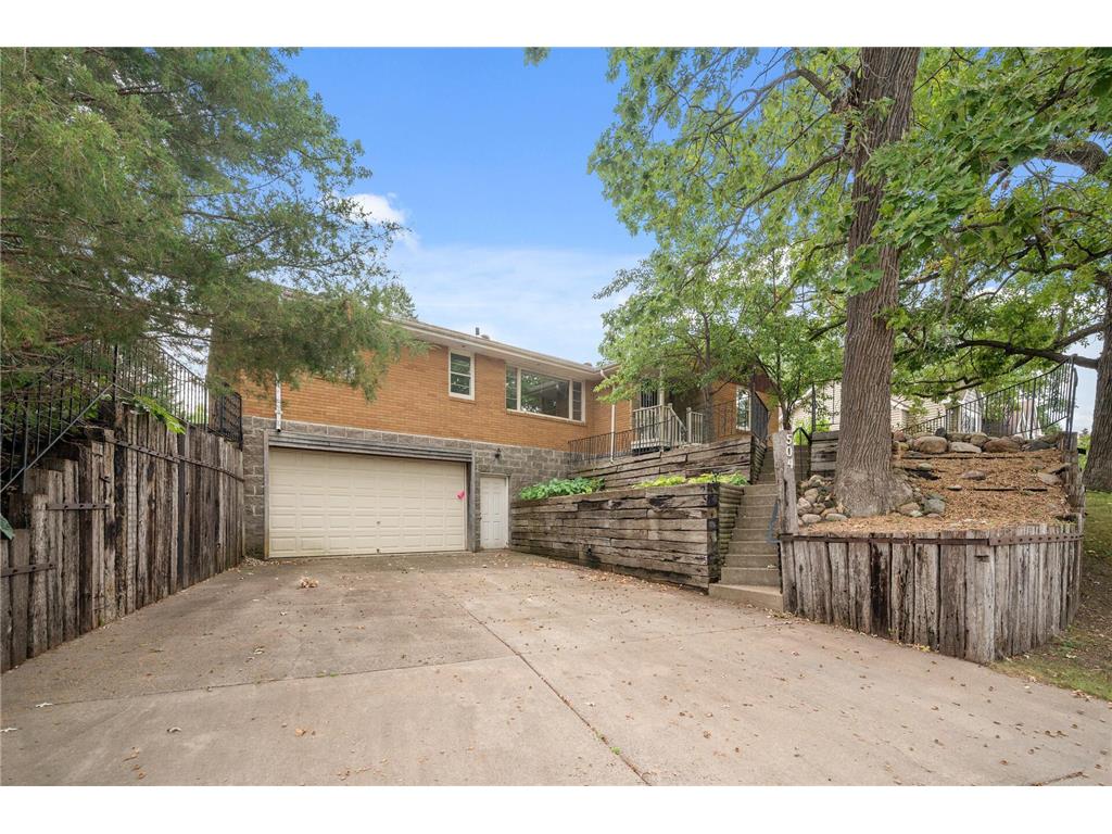 504 Bear Avenue S Vadnais Heights MN 55127 6418263 image1