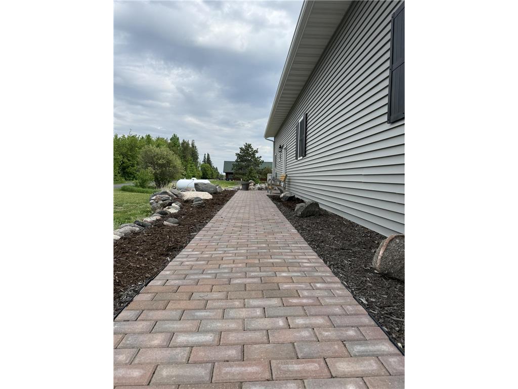504 Lakin Avenue NW Kelliher MN 56650 7087301 image1