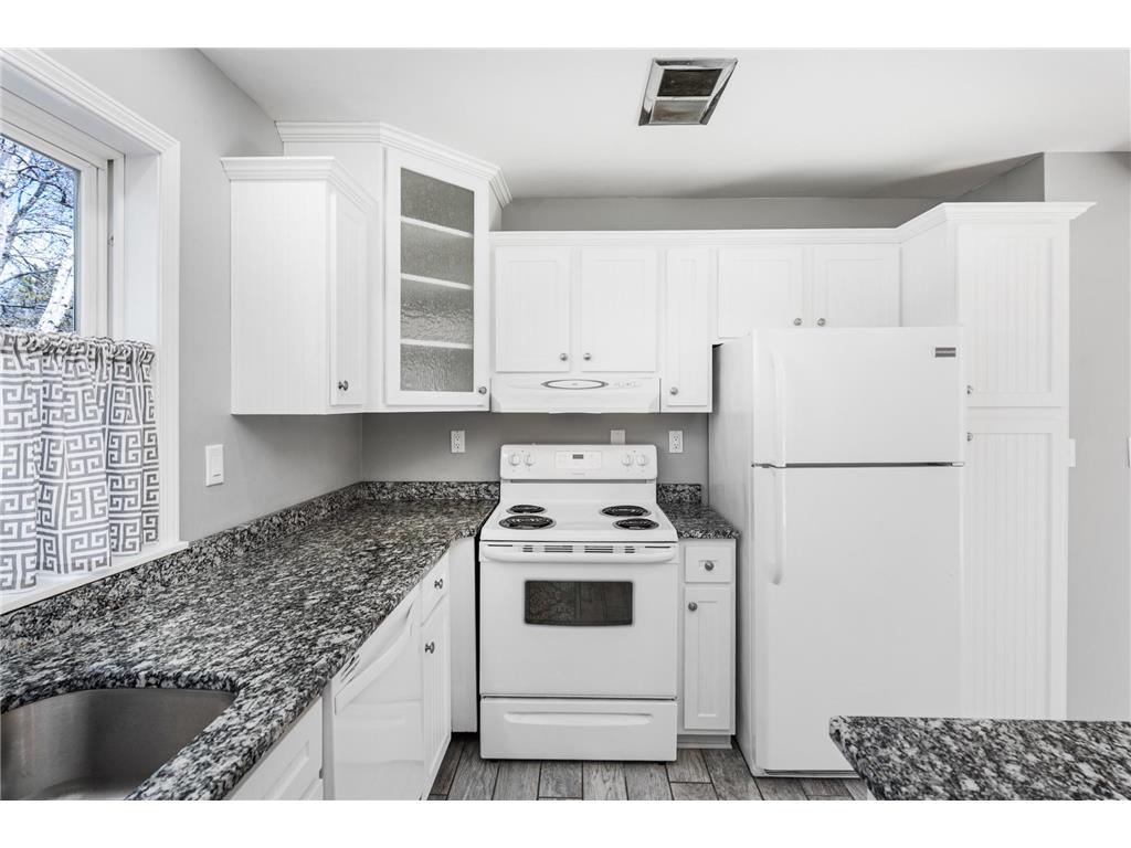 504 Madison Avenue Duluth MN 55811 7078007 image13