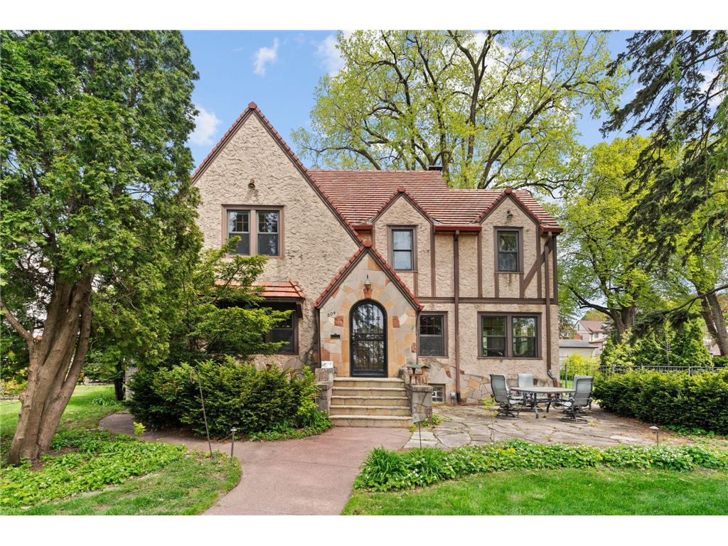 504 Mississippi River Boulevard S Saint Paul MN 55116 7011682 image1