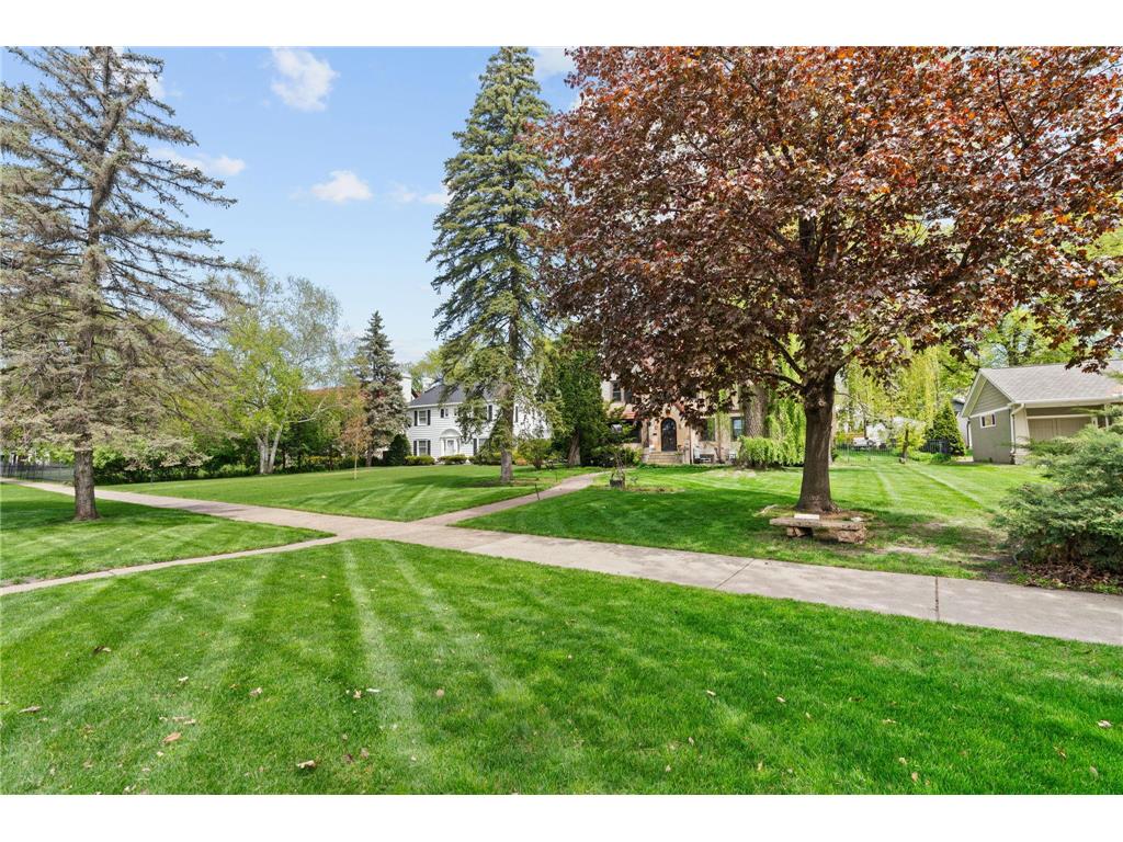 504 Mississippi River Boulevard S Saint Paul MN 55116 7011682 image5