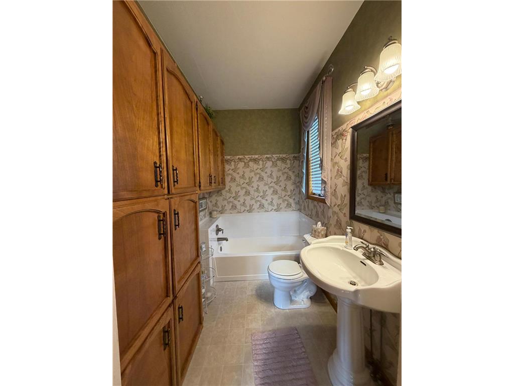 504 N Estey Street Luverne MN 56156 7071077 image15