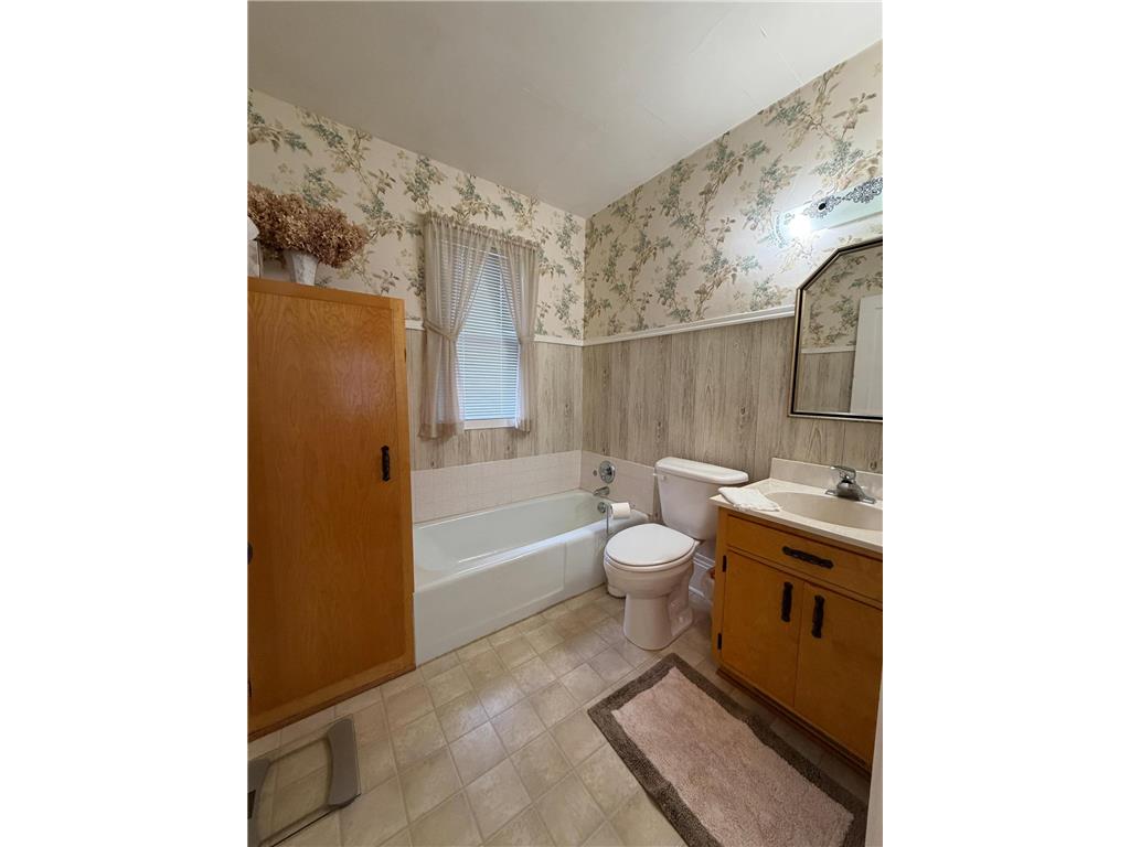 504 N Estey Street Luverne MN 56156 7071077 image23