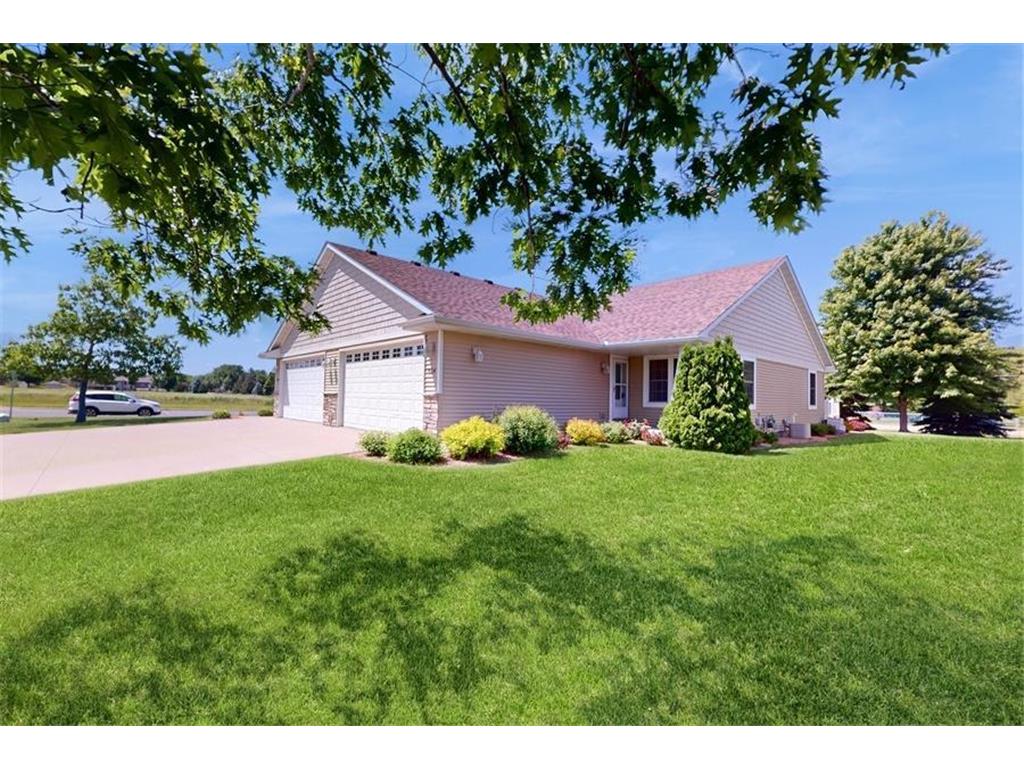 504 Oak Village Court Belle Plaine MN 56011 6543548 image1