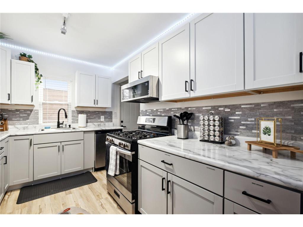 5041 Dupont Avenue N Minneapolis MN 55430 6616639 image1