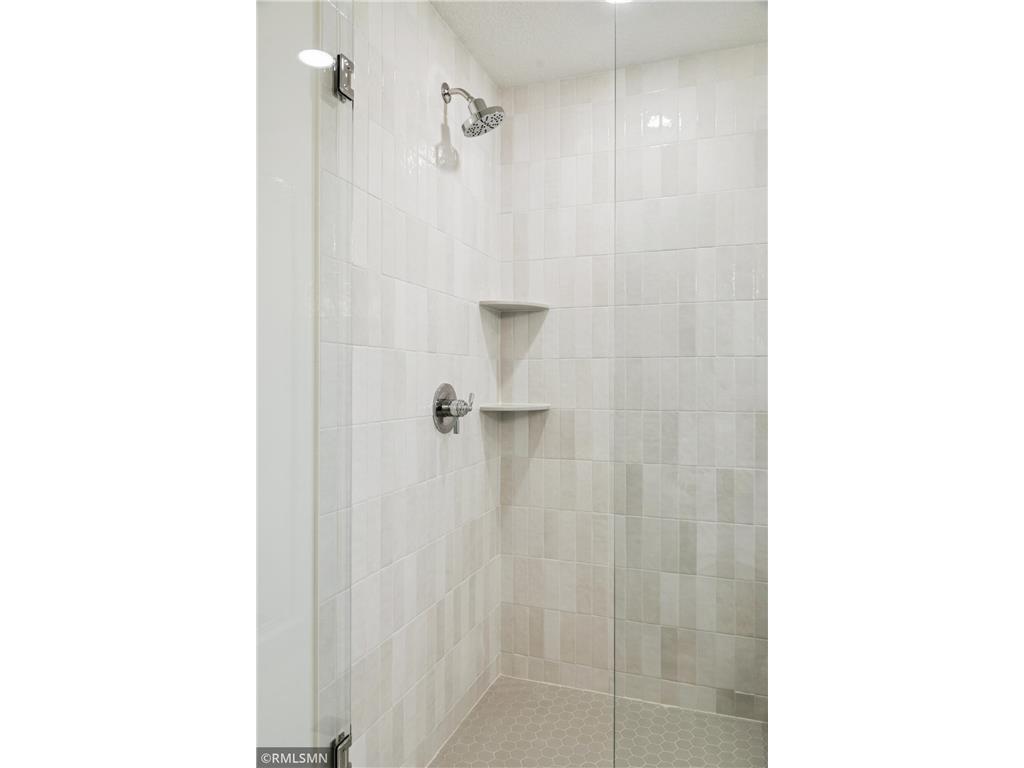 5042 Airlake Draw Woodbury MN 55129 6822152 image51