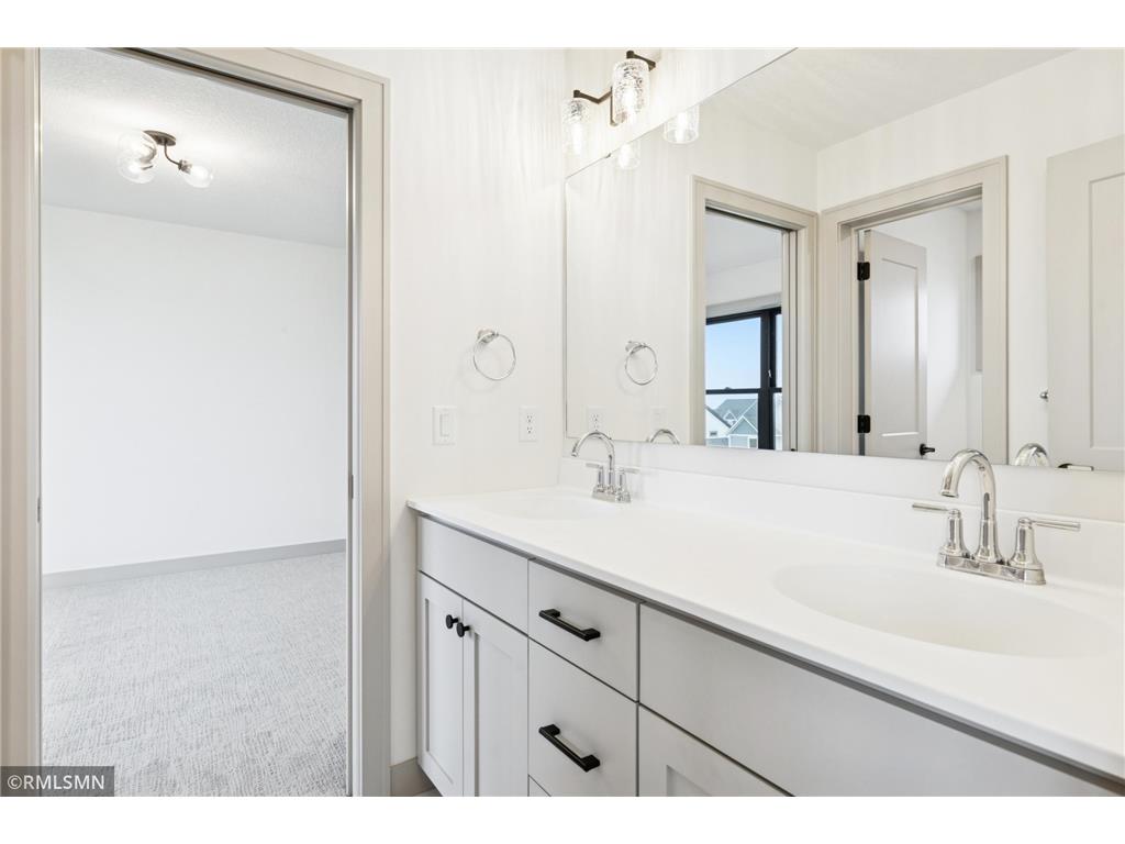 5042 Airlake Draw Woodbury MN 55129 6822152 image57