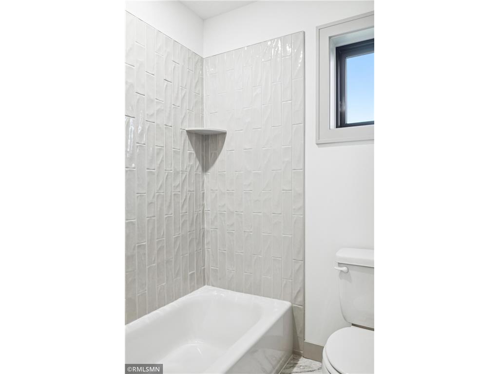 5042 Airlake Draw Woodbury MN 55129 6822152 image58