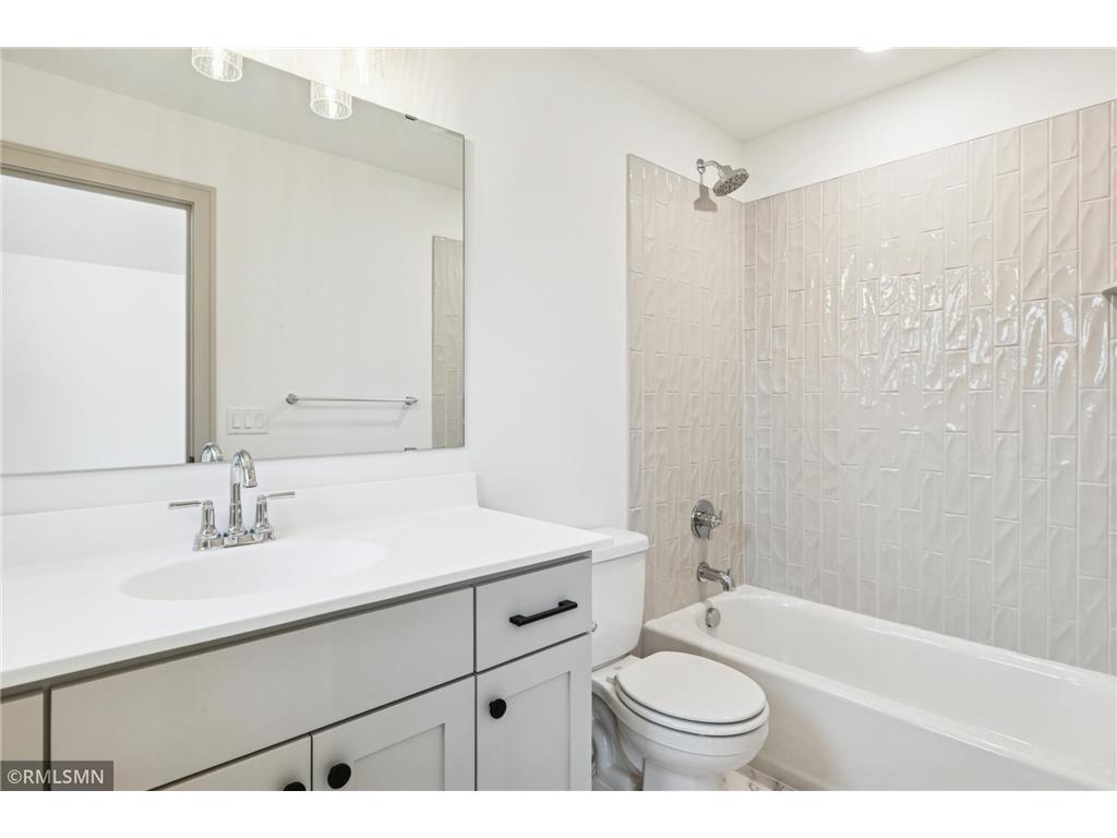5042 Airlake Draw Woodbury MN 55129 6822152 image63