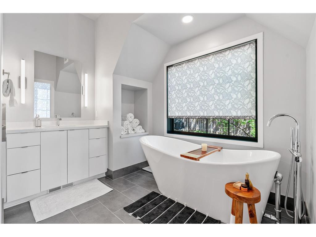 5043 Ewing Avenue S #100 Minneapolis MN 55410 7073846 image32