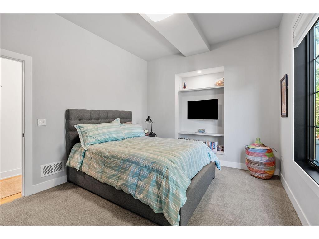 5043 Ewing Avenue S #100 Minneapolis MN 55410 7073846 image38