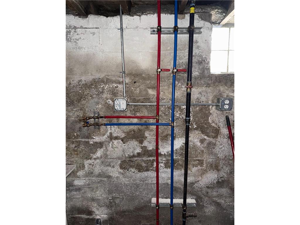 505 8 1/2 Street S Virginia MN 55792 7010282 image10