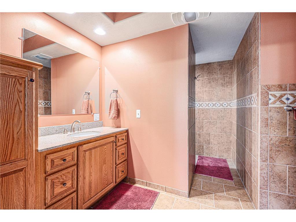 505 E 2nd Avenue Beaver Creek MN 56116 6808117 image25