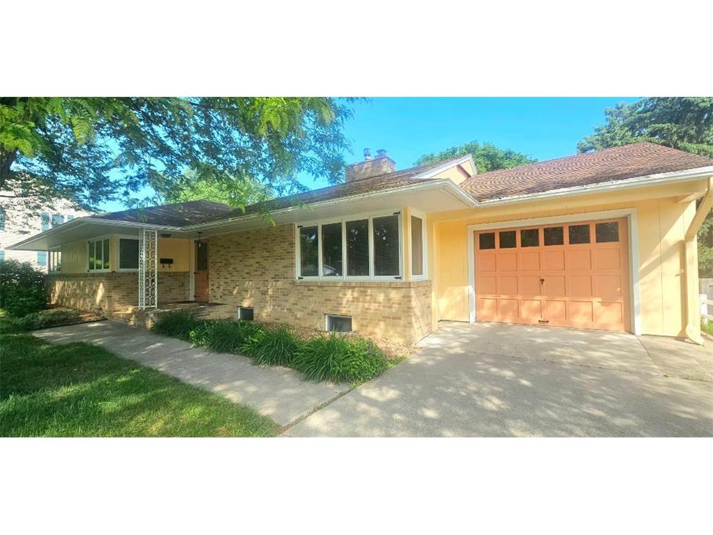 505 E 3rd Street Morris MN 56267 7087327 image2