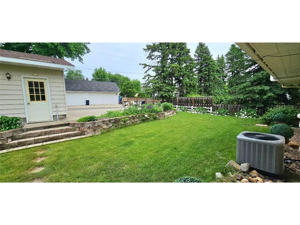 505 E 3rd Street Morris MN 56267 7087327 image37