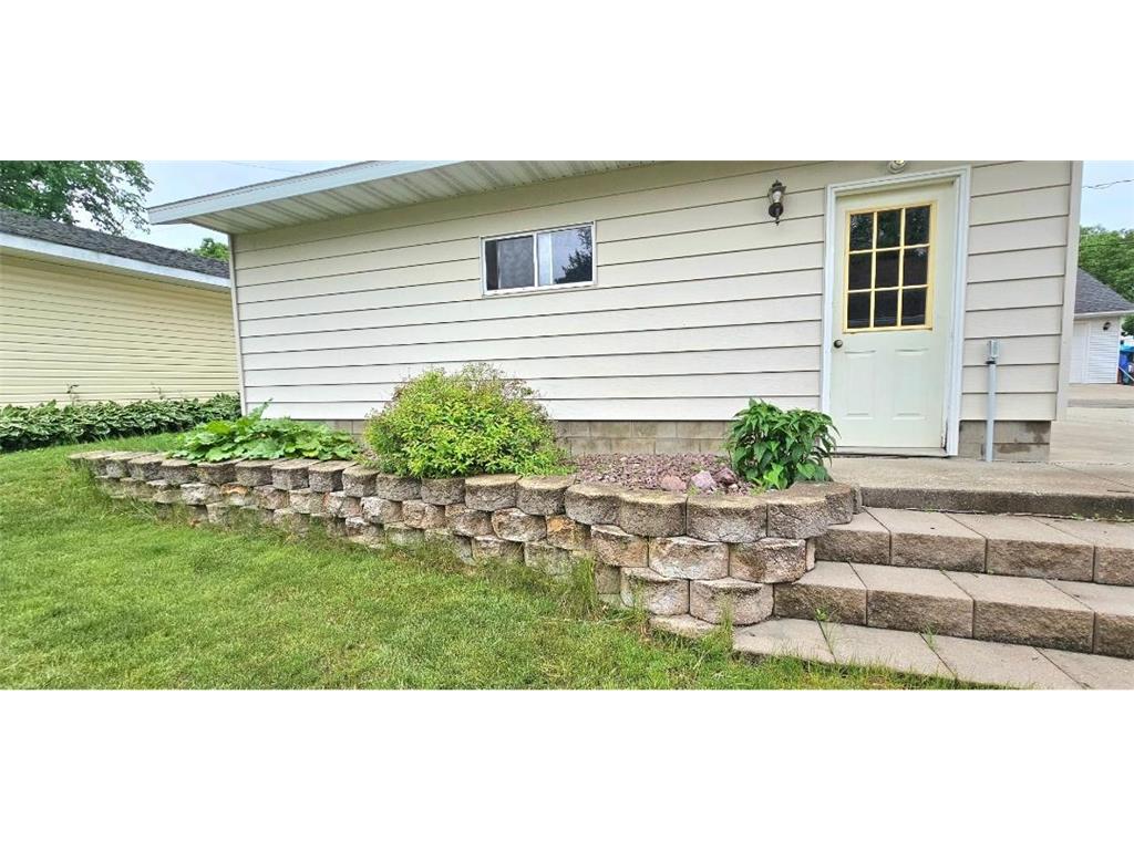 505 E 3rd Street Morris MN 56267 7087327 image38