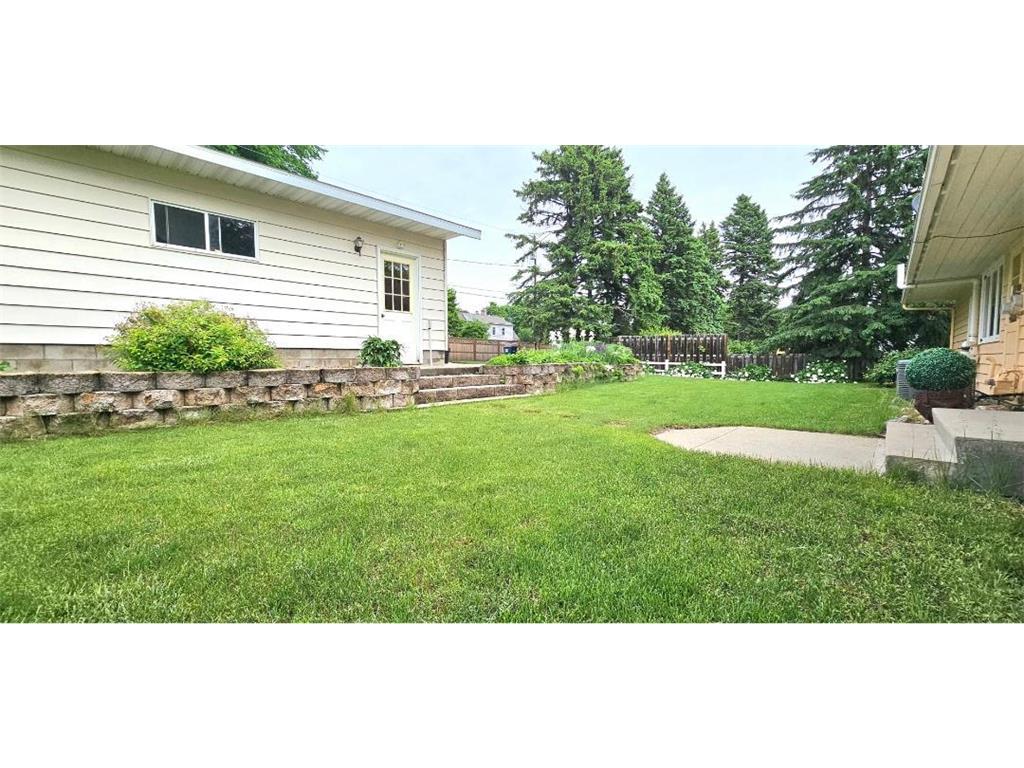 505 E 3rd Street Morris MN 56267 7087327 image45