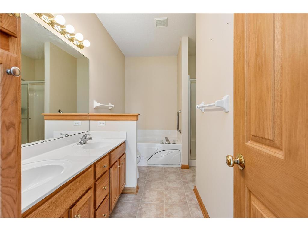 505 Holly Lane N Oakdale MN 55128 7049743 image19