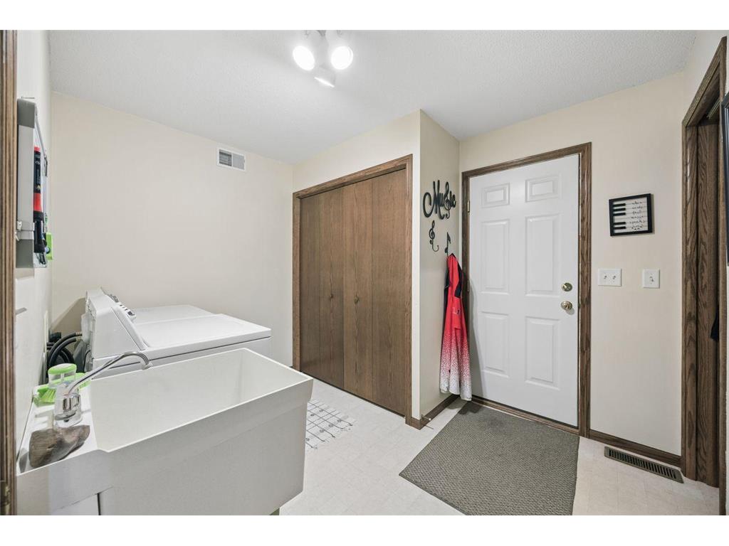 505 Walnut Avenue Upsala MN 56340 7024440 image25