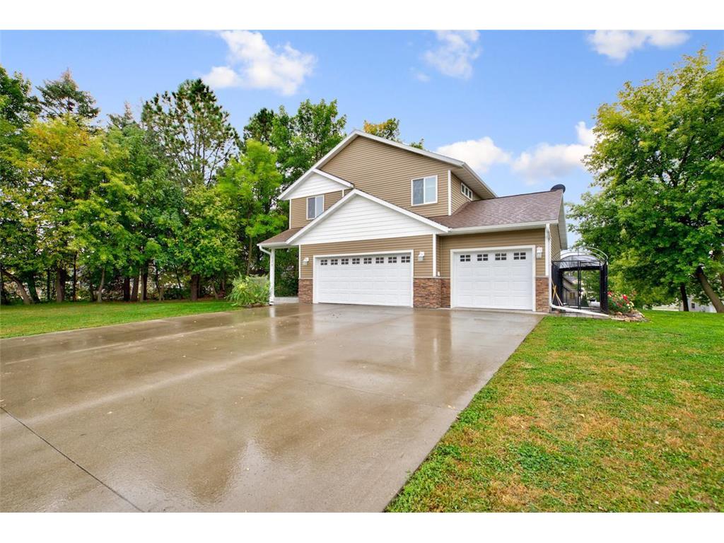 505 Woods Trail, Le Center, MN 56057 MLS 6263464 Edina Realty