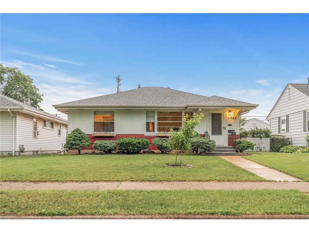 5052 Queen Avenue N Minneapolis MN 55430 6548230 image1