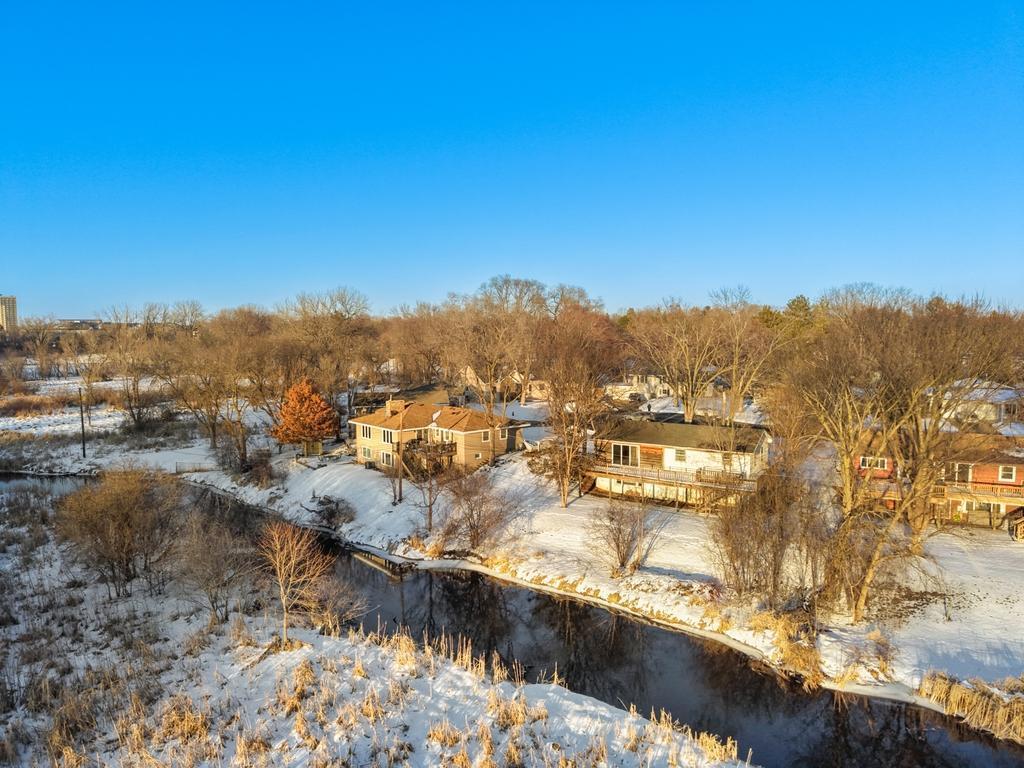 5057 Nine Mile Creek Circle Bloomington MN 55437 7026916 image1