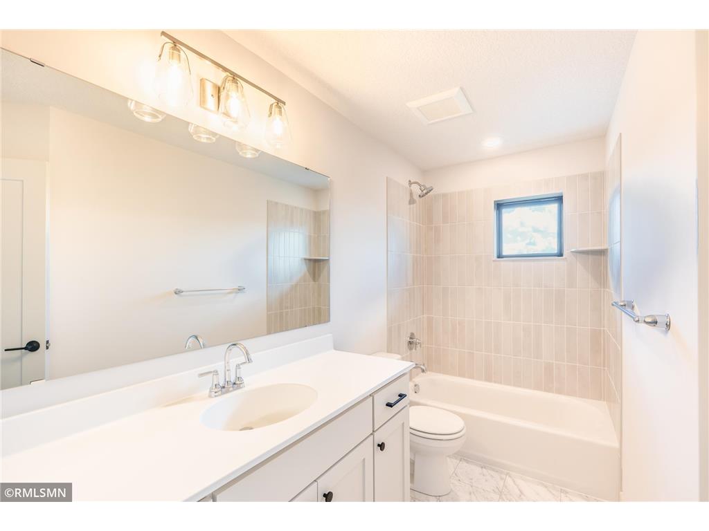 5058 Airlake Draw Woodbury MN 55129 7051837 image32