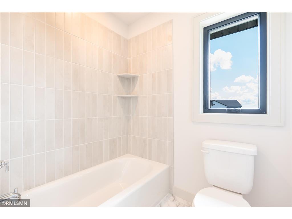 5058 Airlake Draw Woodbury MN 55129 7051837 image39