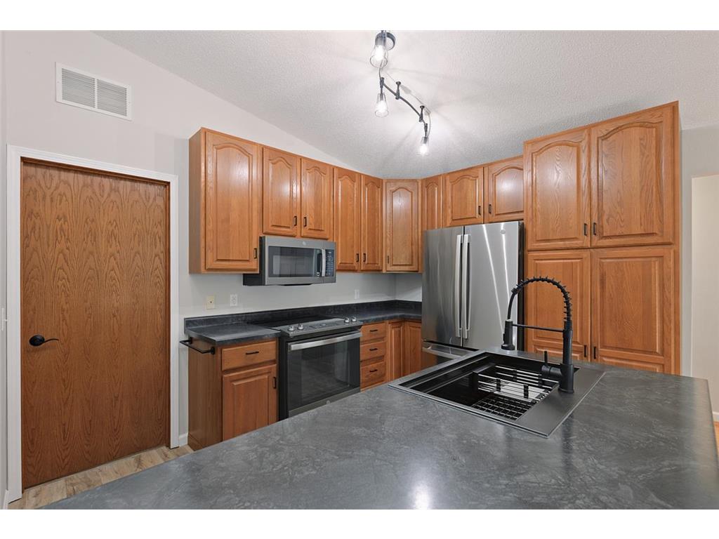 506 1st Street E Gaylord MN 55334 7108657 image11