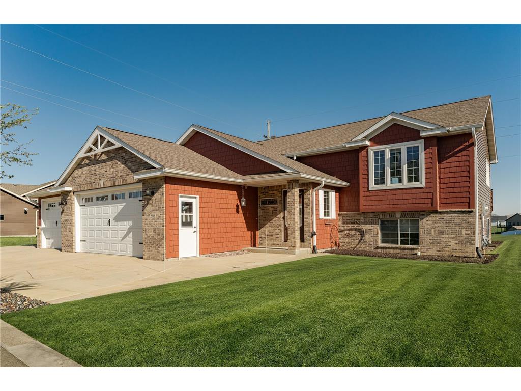 506 9th Street NW Dodge Center MN 55927 7059758 image1