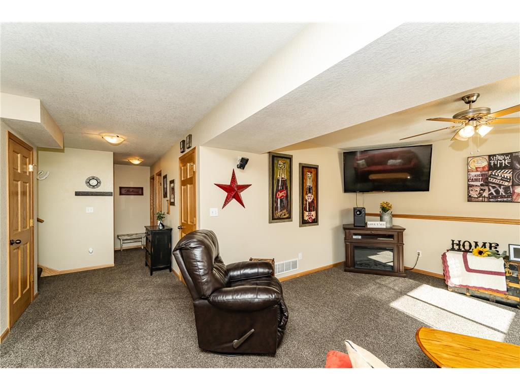 506 9th Street NW Dodge Center MN 55927 7059758 image14