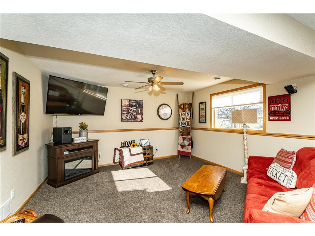 506 9th Street NW Dodge Center MN 55927 7059758 image15
