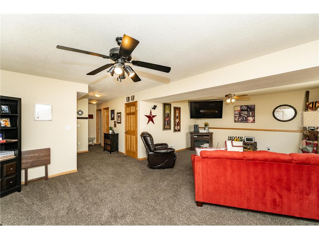 506 9th Street NW Dodge Center MN 55927 7059758 image16