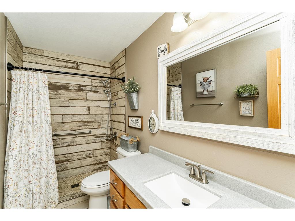506 9th Street NW Dodge Center MN 55927 7059758 image21