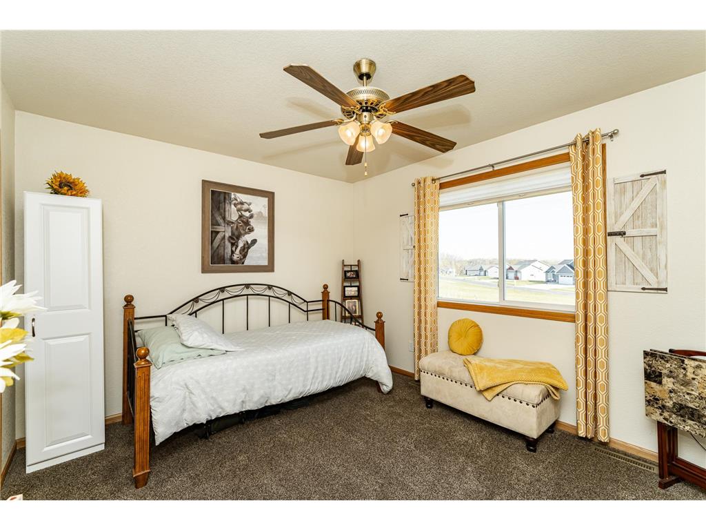 506 9th Street NW Dodge Center MN 55927 7059758 image22