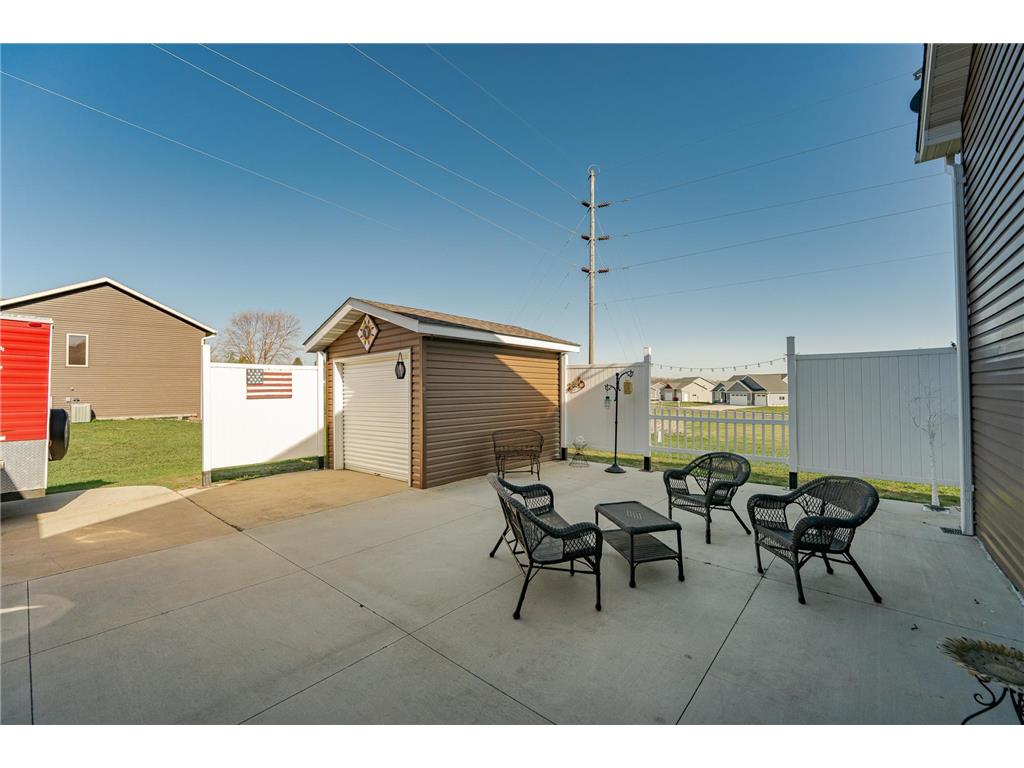 506 9th Street NW Dodge Center MN 55927 7059758 image32