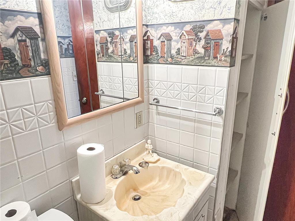 506 E 2nd Street N Truman MN 56088 7039224 image18