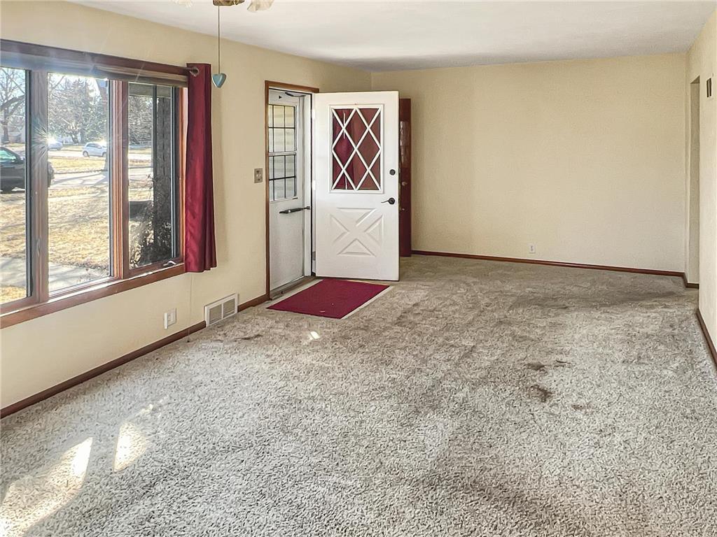 506 E 2nd Street N Truman MN 56088 7039224 image5