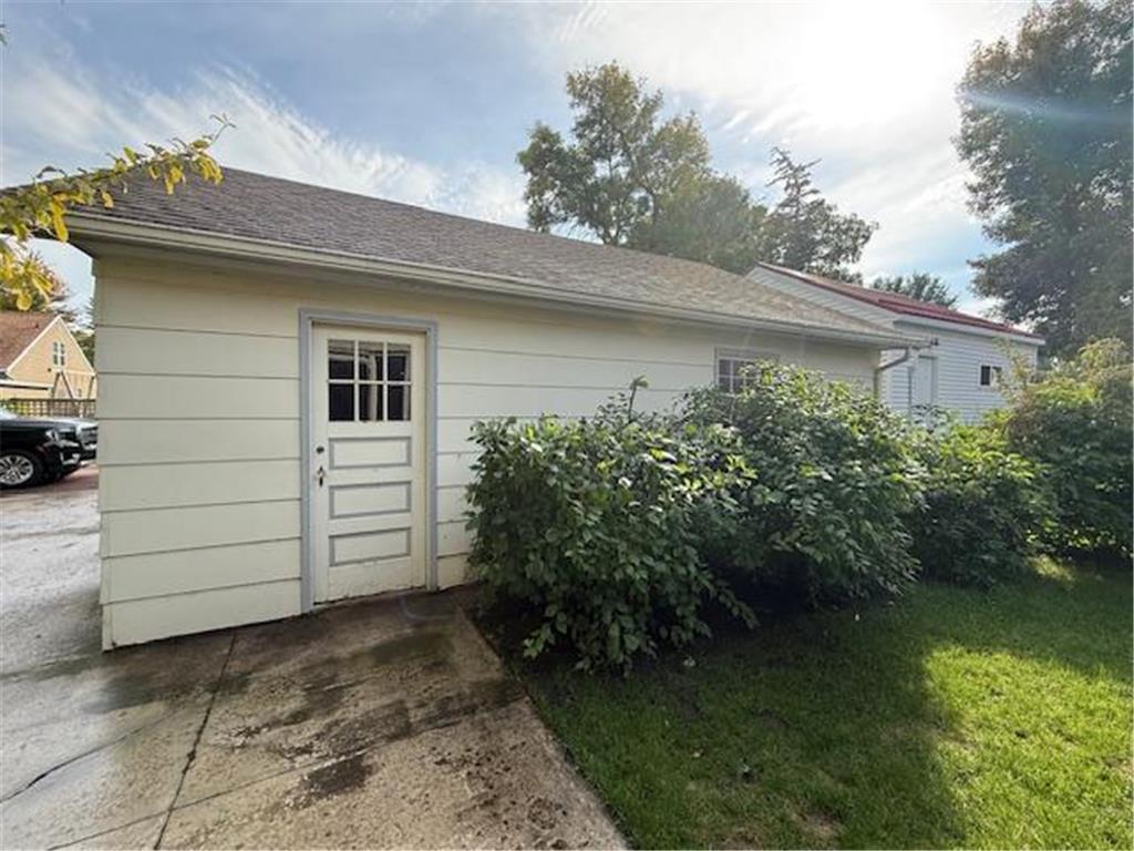 506 E 2nd Street Redwood Falls MN 56283 6788344 image6