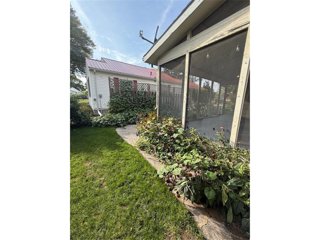 506 E 2nd Street Redwood Falls MN 56283 6788344 image7